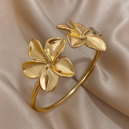 Greta Flower Cuff